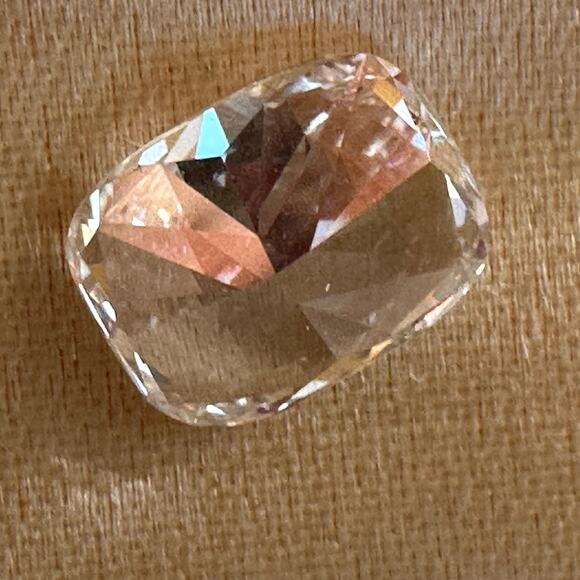 2.02 ct VVS2 Lab Certified Cushion Cut diamond - Picture 4 of 10